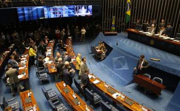 Senado aprova revogação de decreto que flexibiliza acesso a armas