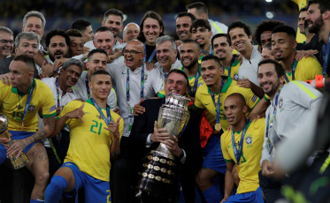 Após vitória em campo, Guedes espera aprovar reforma