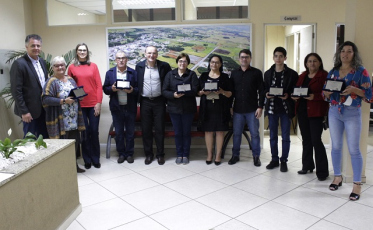 Servidores aposentados são homenageados em Forquilhinha