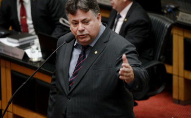 Deputado propõe vacinação domiciliar para pessoas com limitações de locomoção