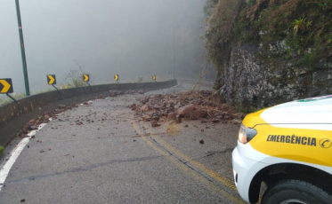 Apesar dos deslizamentos, obra na SC 390 segue cronograma
