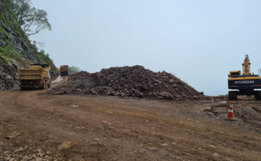 Trânsito na Serra da Rocinha segue parcialmente liberado