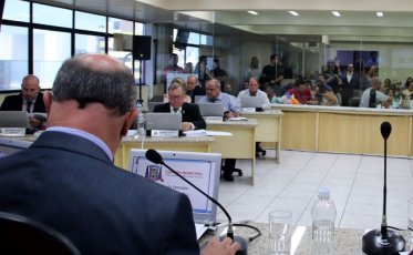 Por pequena margem, vereadores aprovam reforma da previdência