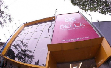 Della lança promoção para o Dia dos Namorados