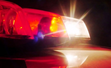 Condutor perde controle do veículo e acaba capotando