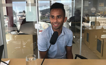 “É uma loucura um jogador de futebol jogar três ou quatro jogos em dez dias”