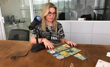 Previsões para a política: “O que realmente vai acontecer ainda vai surgir”, afirma taróloga (ÁUDIO)