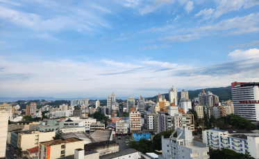 ((Áudio)) Tempo bom e temperatura amena para votar neste domingo