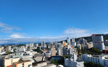 Sol e temperaturas amenas devem predominar nesta sexta-feira