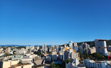 ((Áudio)) Semana inicia com sol e calor na região