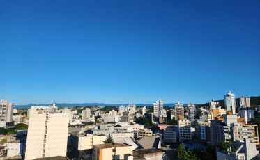 [Áudio] Calor intenso e ventos fortes na região