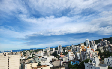 [Áudio] Semana abre com calor e risco de temporais