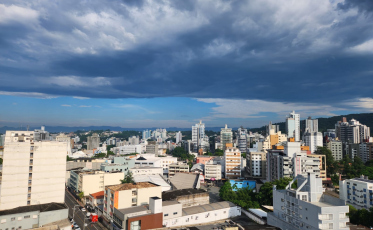 ((Áudio)) Semana começa abafada e com previsão de chuva em Criciúma e região