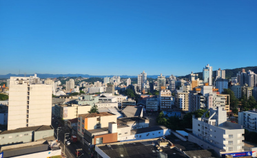 [Áudio] Semana inicia com quase 40°C, mas calor tem dias contados