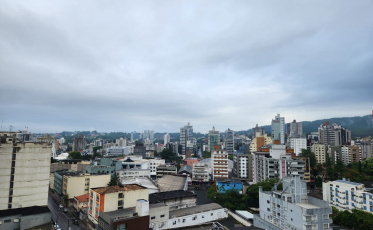 ((Áudio)) Tempo fechado será rompido por sol no domingo