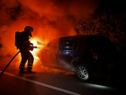 Carro é destruído por incêndio no anel viário em Criciúma