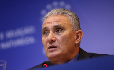 Tite faz a primeira convocação após a Copa do Mundo