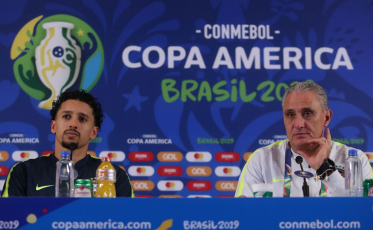 Tite esconde time titular e pede apoio da torcida