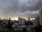 Defesa Civil alerta para previsão de vento e chuva forte