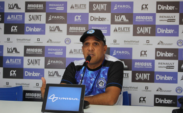 Silas, a aposta do Atlético Tubarão