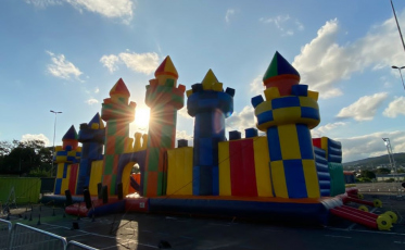 Maior parque inflável da América Latina chega ao Nações Shopping