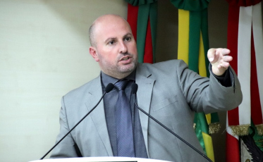 Depois de oito anos, MDB volta à presidência da Câmara