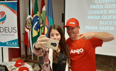 O campeão Tocha leva seu recado à Abadeus