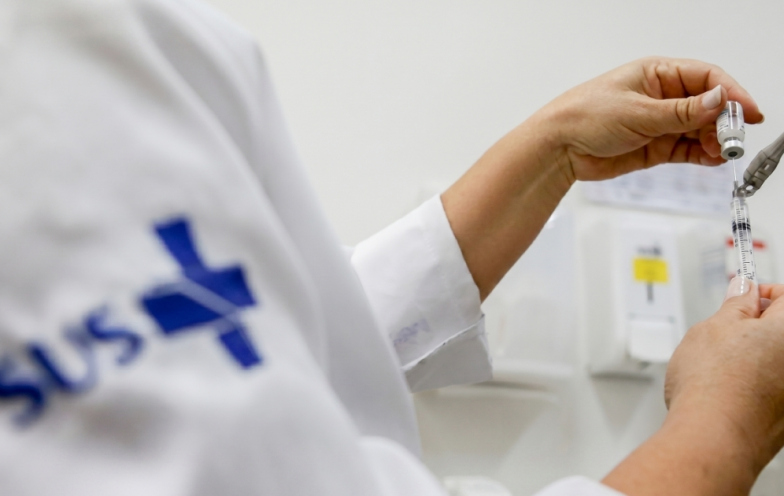 Anvisa autoriza vacina contra meningite para bebês a partir de 6 semanas de idade