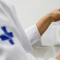 Anvisa autoriza vacina contra meningite para bebês a partir de 6 semanas de idade