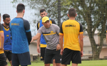 Hemerson Maria comanda treino técnico no Tigre