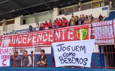Torcida faz a festa em treino do Brusque