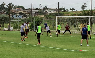 Kleina repete o time que empatou com a Ponte (VÍDEO)