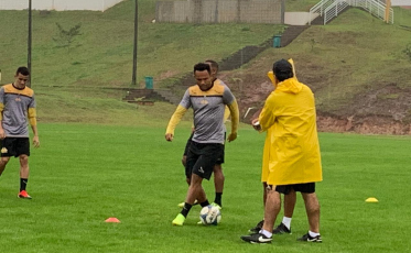 Sem Léo Gamalho e com dúvidas contra o líder (VÍDEO)