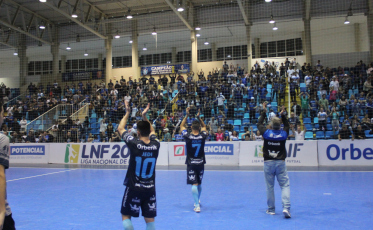 Tubarão e Jaraguá lutam por vaga na semifinal