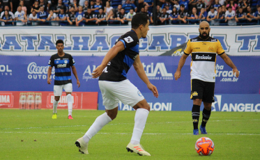 Criciúma vence o Tubarão e cola no G4