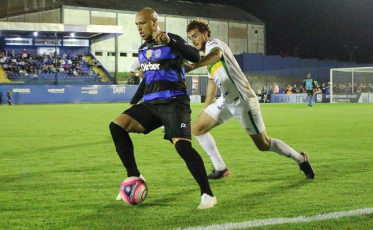 Em choque de invictos, deu Tubarão