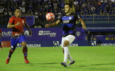 Tubarão perde para o Marcílio e cai para a lanterna