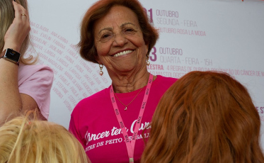 Outubro Rosa: apoio para manter a autoestima elevada  