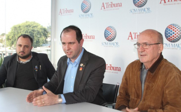 Praça recebe ação contra a pólio e o sarampo