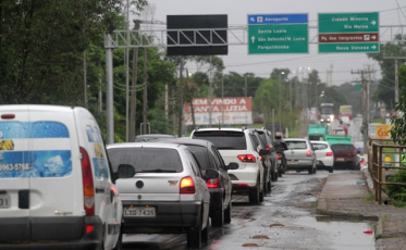 Obras na Av. Universitária causam transtorno de veículos