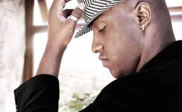 O som do pagode romântico de Rapha Celestino