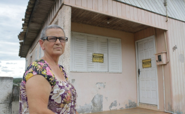 Parte de casa desaba em Criciúma