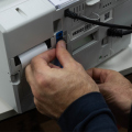 Cerca de 200 urnas deixam cartório e seguem para 26 locais de votação em Criciúma