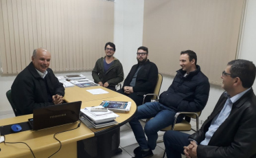 Consultoria internacional na pré-incubadora do Unibave