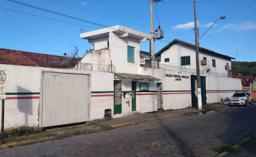 Preso com Covid-19 ganha direito à prisão domiciliar