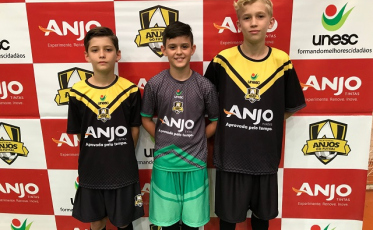 Uniformes do Anjos do Futsal começam a ser entregues