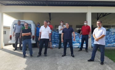 Unimed doa fraldas para o Asilo São Vicente de Paulo