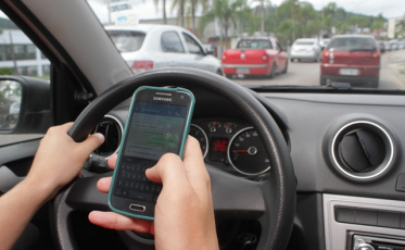 O uso do celular no trânsito