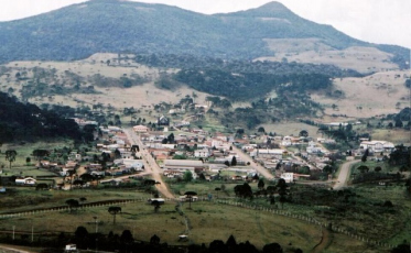 Massa de ar frio deixa temperatura negativa na Serra