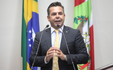 Presidente da Celesc vai à Alesc tratar de tarifas (VÍDEO)